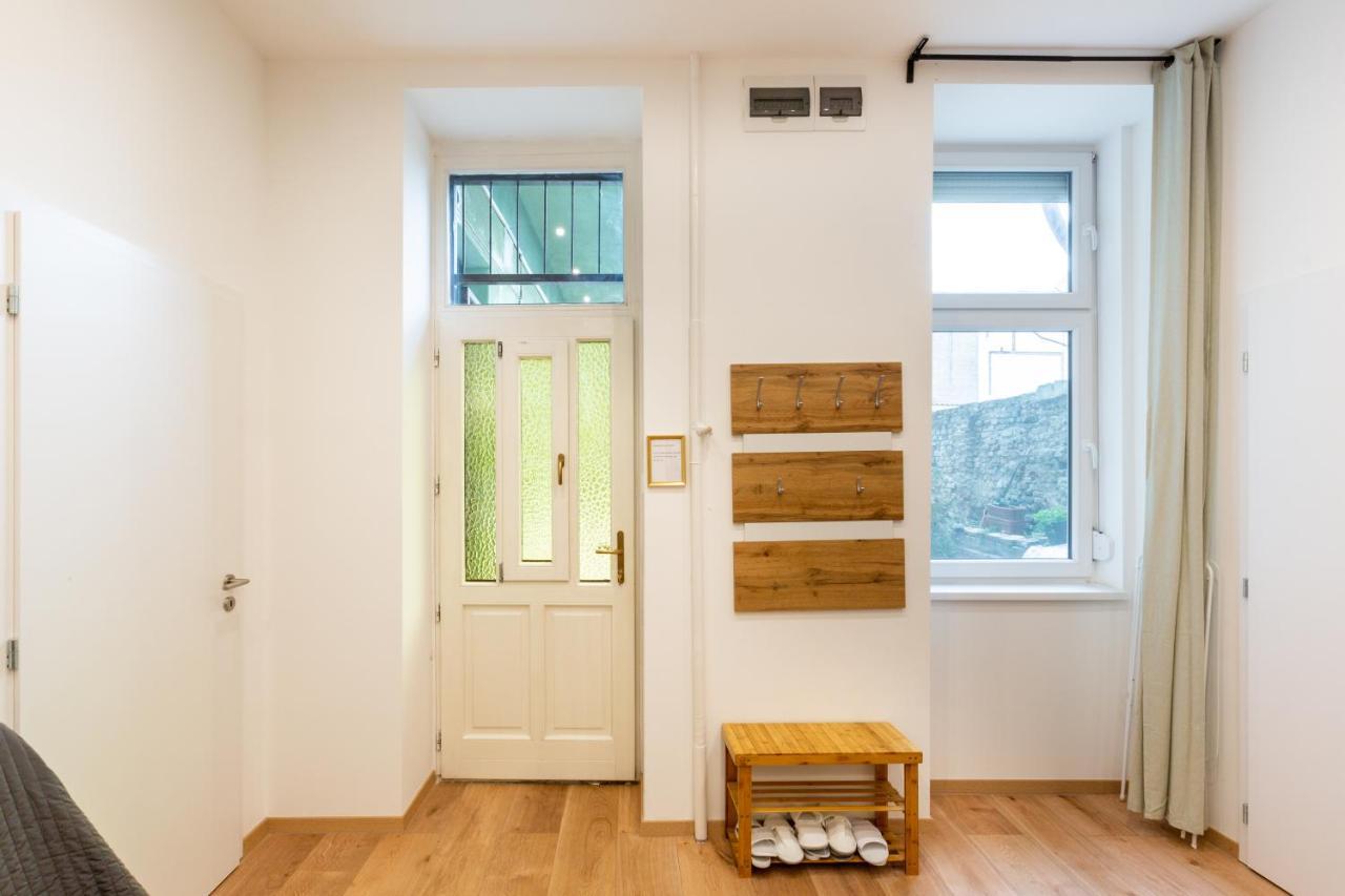 Industrial Style With Ac Steps To Gozsdu Appartamento *